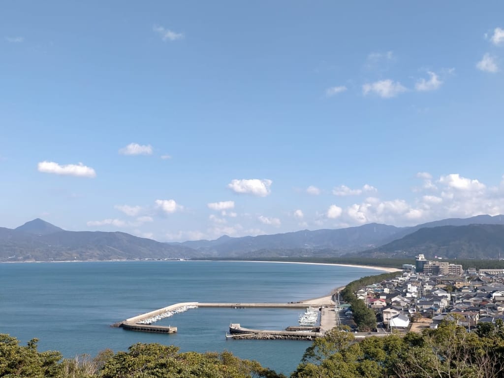唐津城より東唐津方面を望む