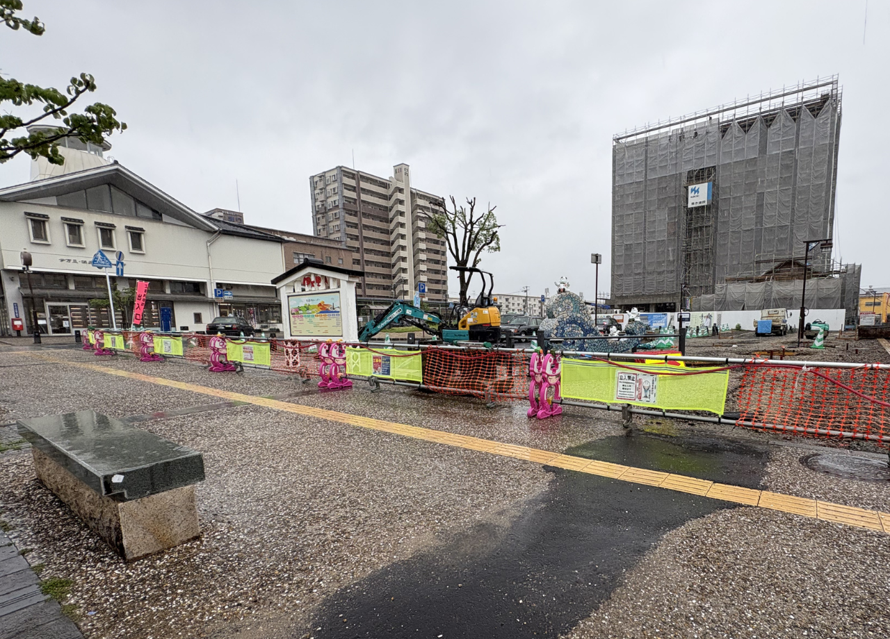 伊万里駅前
