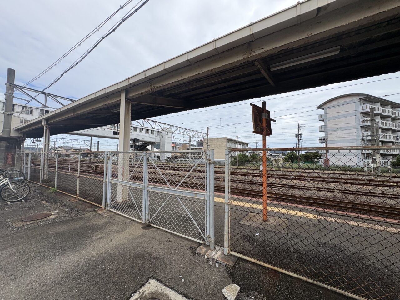 西唐津駅